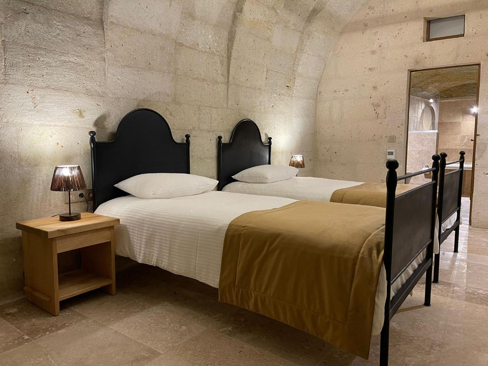 Evanthia Cave Suites 어굽 객실 사진